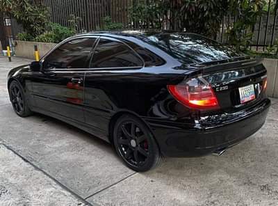 A picture of URGENT BUYERS ONLY CALL mr Anthony 09063948959 CLEAN 2004 Mercedes