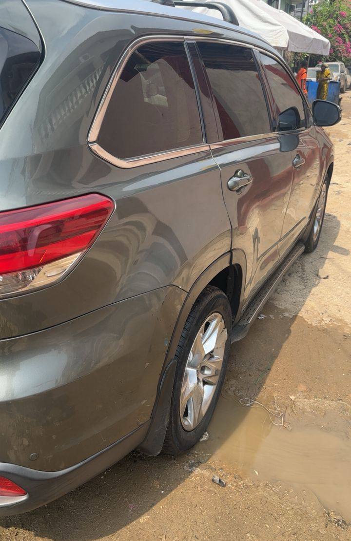 A picture of Registered 2015 Toyota Highlander Limited Edition