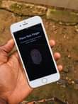 A picture of iPhone 6s 32Gb at 230k