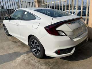 A picture of Honda civic 2016 08147297948