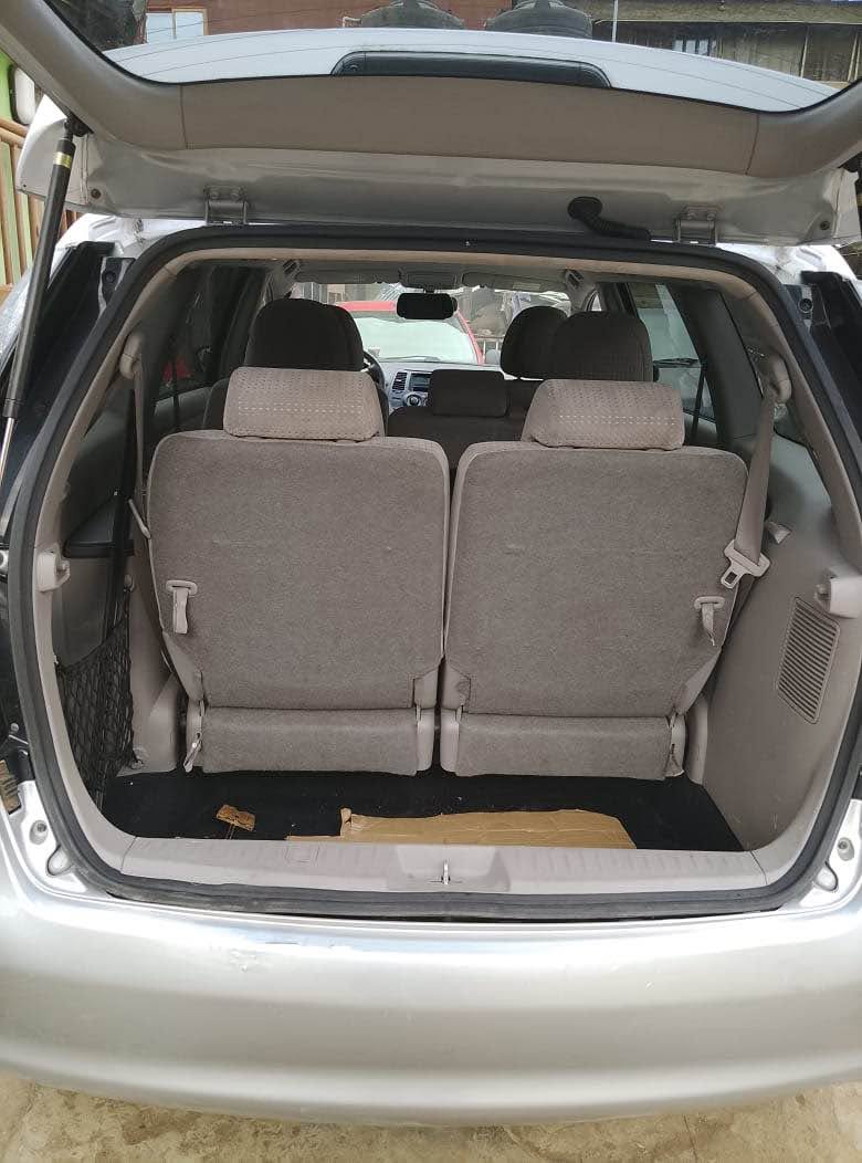 A picture of 2014 model FOREIGN USED Mitsubishi Grandis