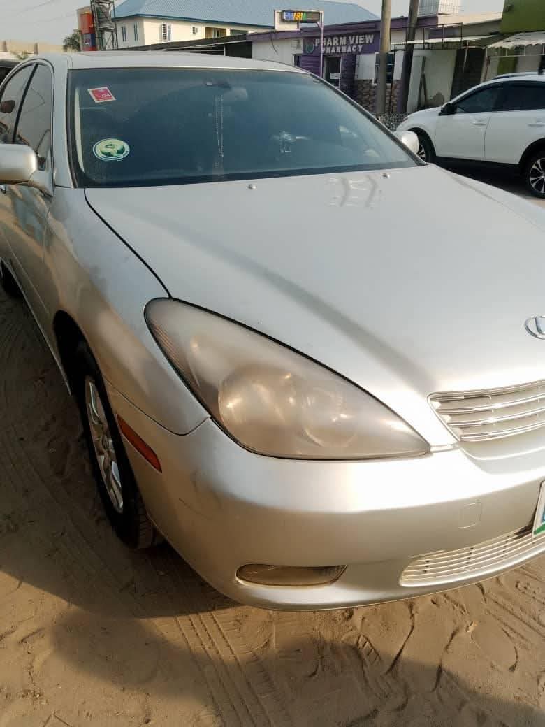 A picture of 05 Nigeria use es330 very well use for sale location