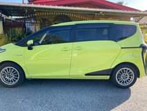 toyota sienta