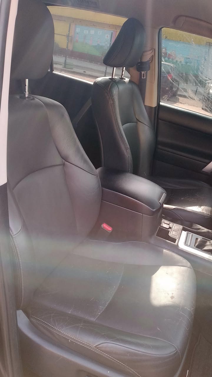 A picture of 2015 Toyota landcruiser prado vxl used