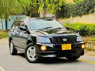 A picture of TOYOTA KLUGGER GOOD NEW FOR SELL 17M OR EXCHANGE SO