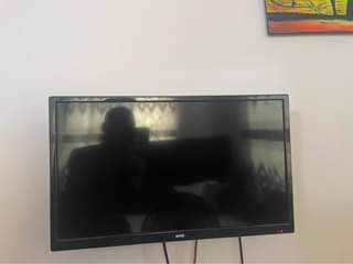 A picture of BOSS TV 24INCH CLEAN