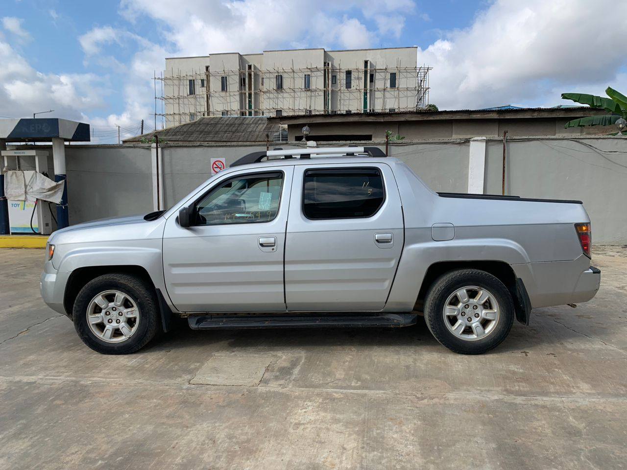 A picture of 2005 HONDA RIDGELINE