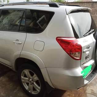 A picture of Well used Toyota rav 4 2007