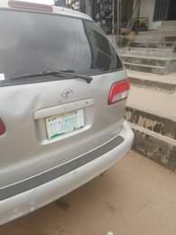 A picture of Dealer s Deal Alert Name TOYOTA Model SIENNA Year 2003