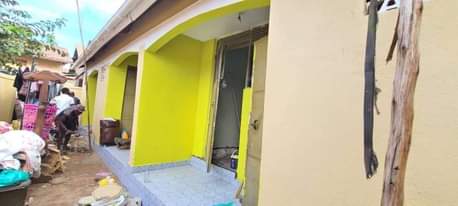 A picture of 3 double rooms for sale at 65m. They make 1m.per