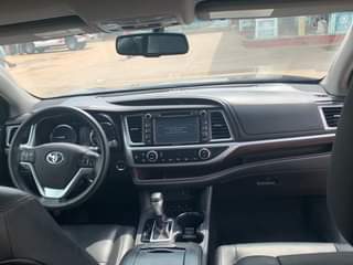 A picture of Toyota Highlander 2015