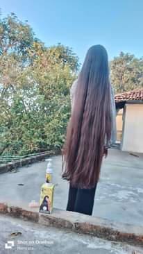 A picture of Zafran hair oil