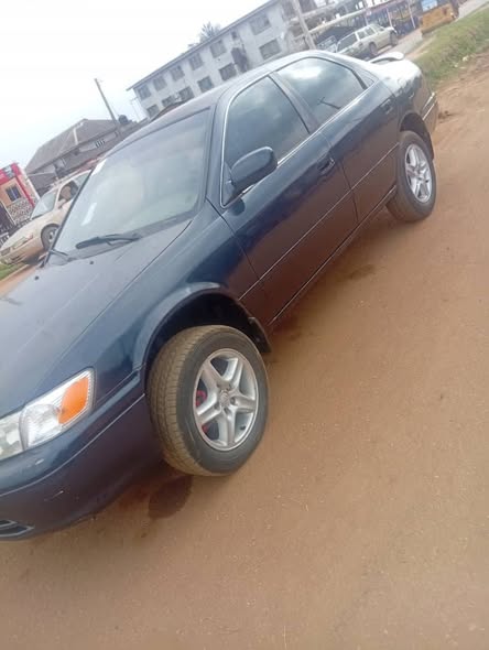A picture of 2001 Toyota Camry Droplight for sale