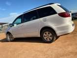 A picture of Toyota sienna 2006 model Perfect condition Price 2 6M Location