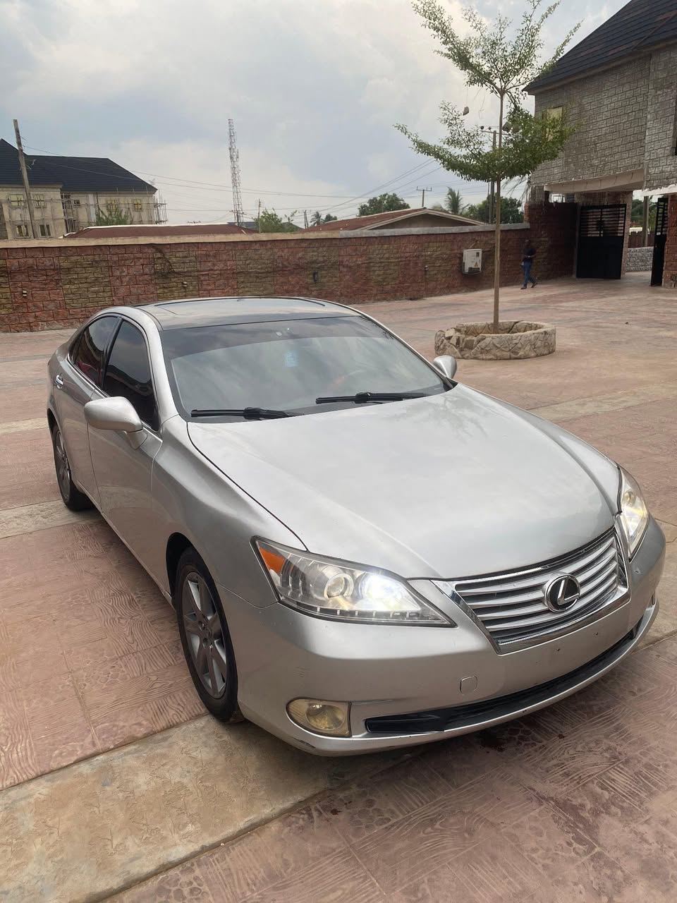 A picture of Es350 2008 model