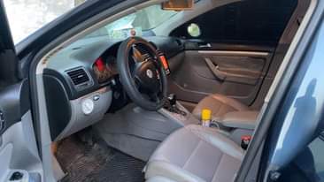 A picture of Volkswagen Jetta 2006 model 09077163389