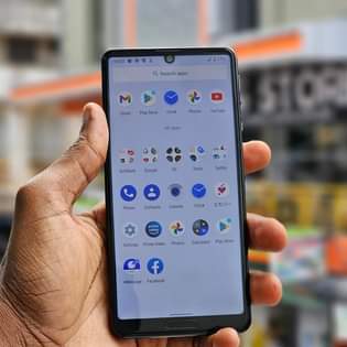A picture of AQUOS SENSE 5G