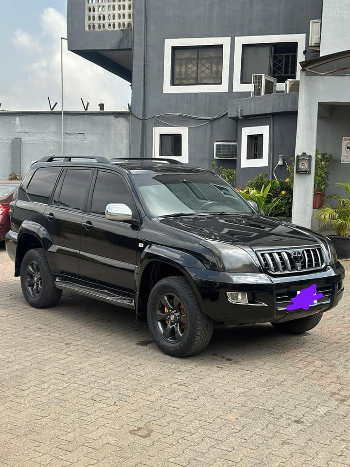 A picture of 2007 Toyota Prado V6