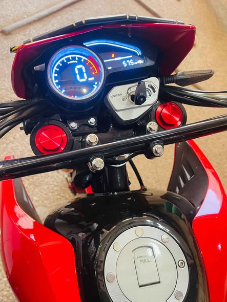 A picture of Apsonic AP200GY 7 2023 Red spot bike Manual 200cc Tel