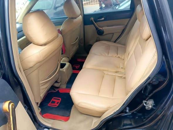 A picture of Honda crv 2008