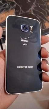 A picture of Siuzii tamaa hiyo ni samsung s6 edge kwa 130 000