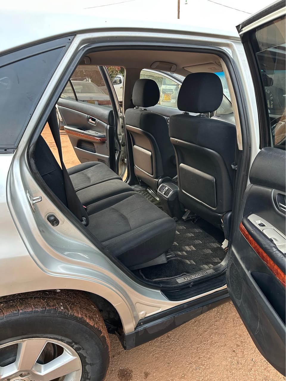 A picture of 23 5m negotiable call 0705027609