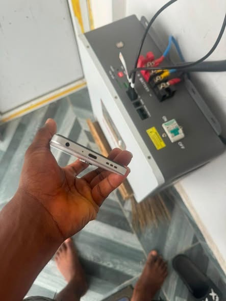 A picture of Oppo phone