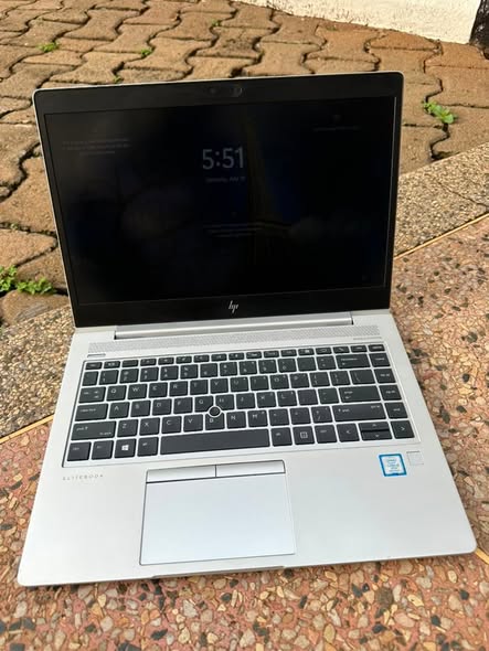 A picture of Am selling that Hp laptop i5 8th gen 256 SSD