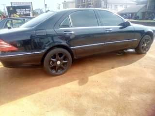 A picture of 2010 Mercedes Benz S500