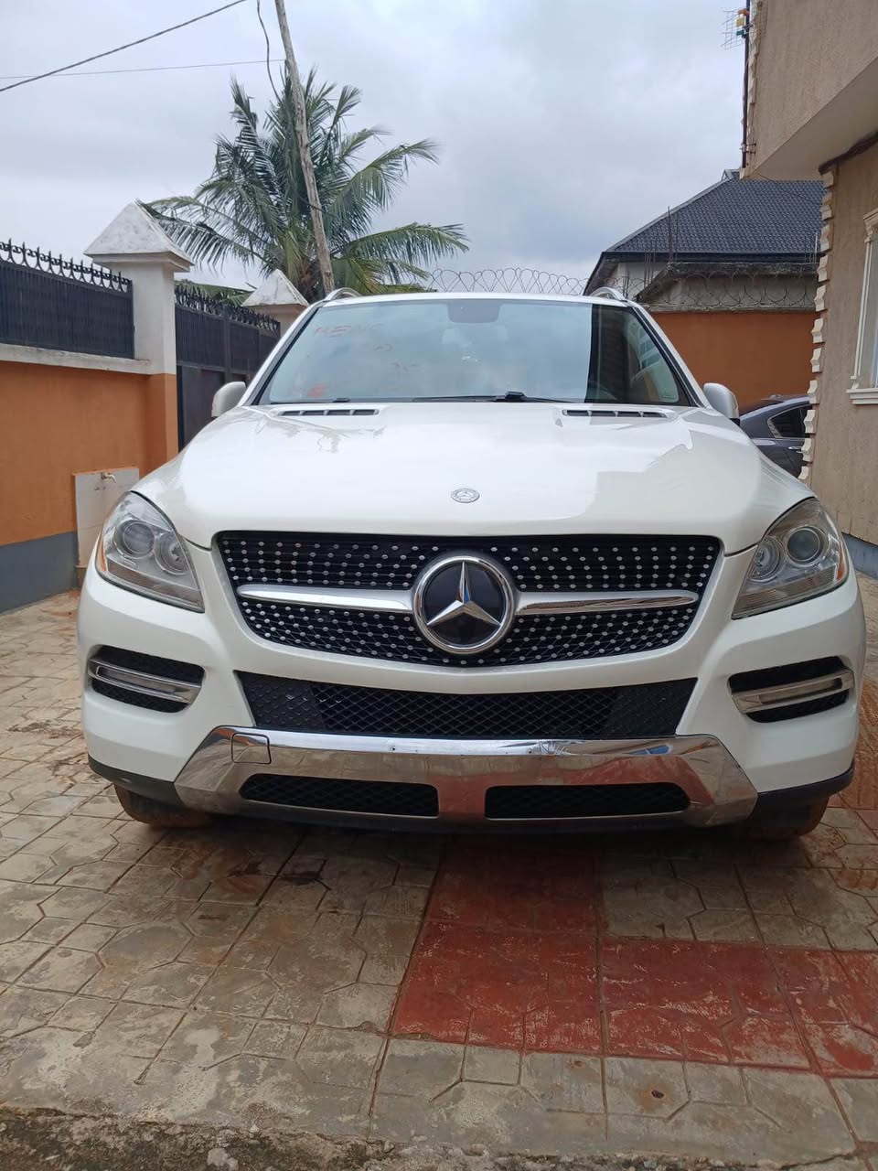 A picture of A SERIOUS BUYER IS NEEDED DEALER GRAB DIS