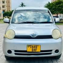 A picture of Toyota Sienta Price 11 Call0678682698 Gari ni nzuri sana Reg
