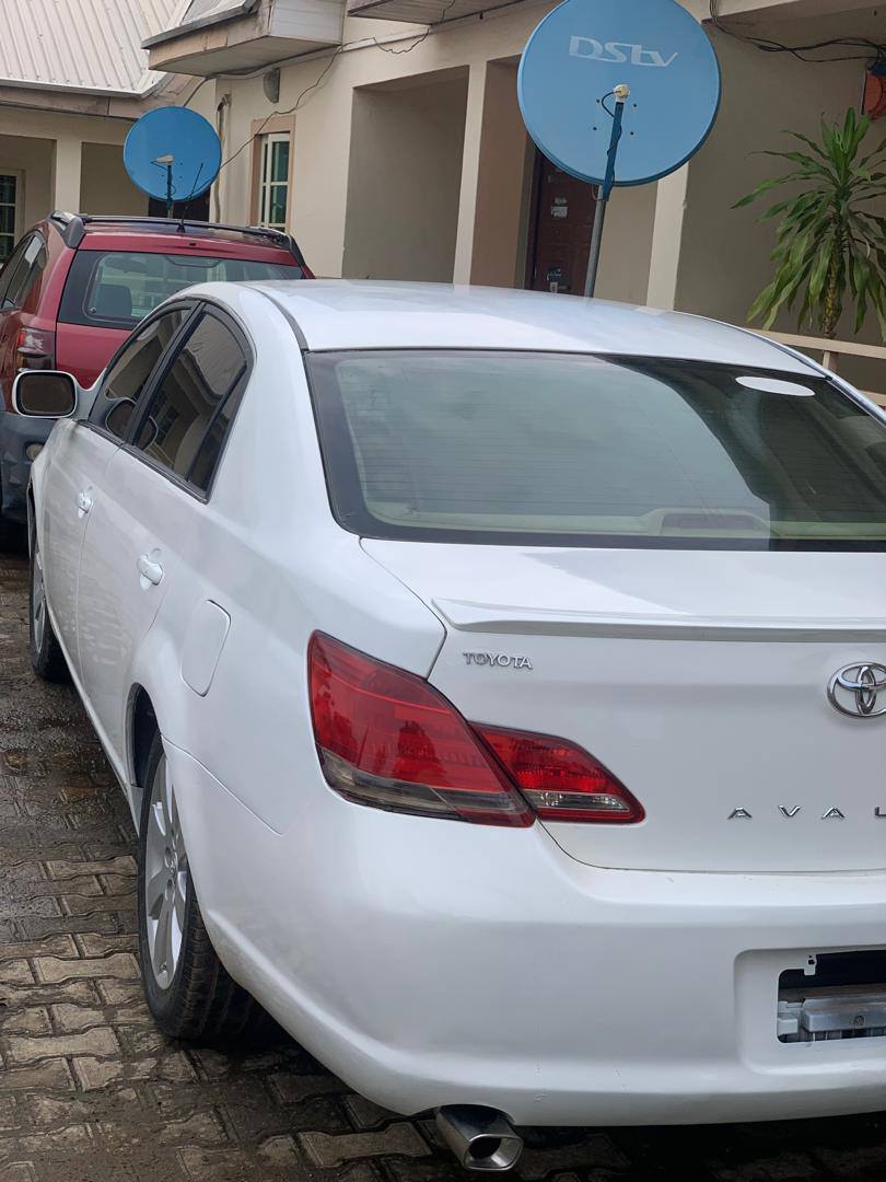 A picture of Toyota Avalon 2006 Model