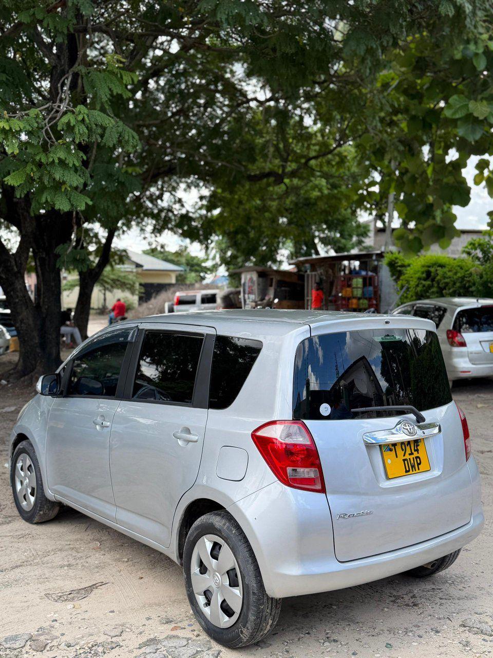 A picture of Toyota ractis
