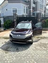 A picture of Foreign Used Toyota Highlander Limited 2012