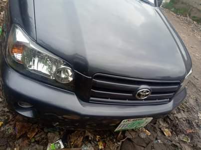 A picture of Registered Toyota Highlander 05 3rows 3sitter Nothing fix buy and