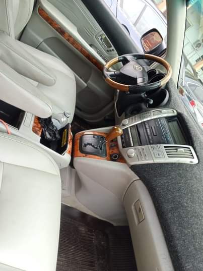 A picture of Lexus Rx350 2009 model 4 sale Clean body and interior