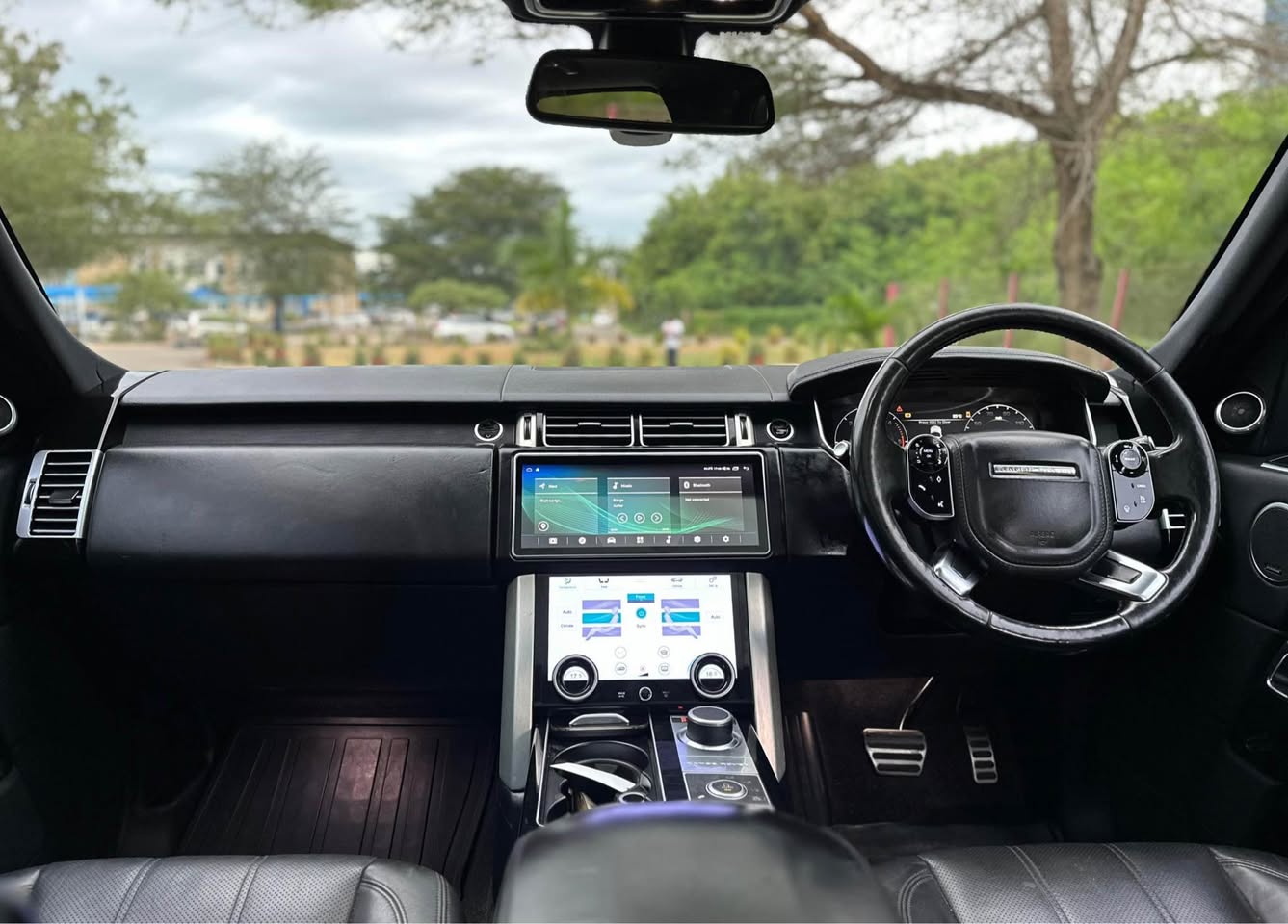 A picture of RANGE ROVER VOGUE