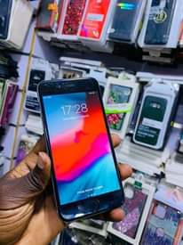 A picture of iPhone 6 black