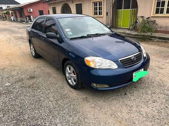 A picture of Toyota corolla 2005 model