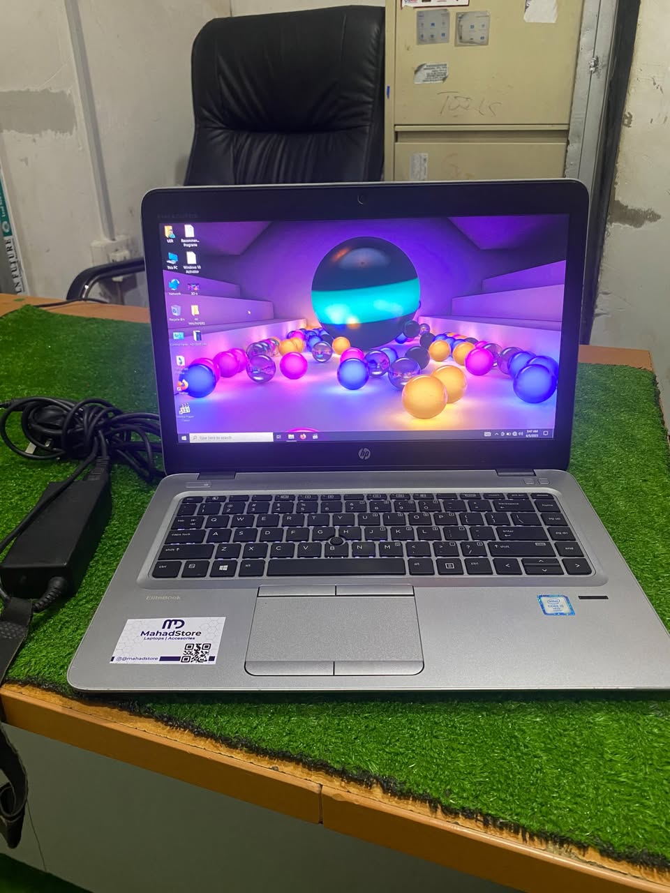 A picture of hp 820 g3 core i7