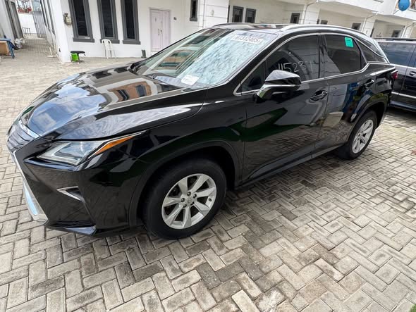 A picture of Lexus RX 350