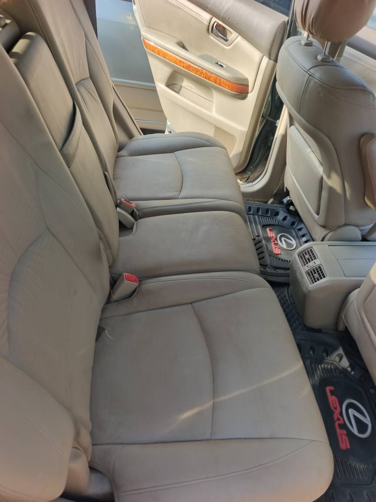 A picture of Clean 2007 Rx350