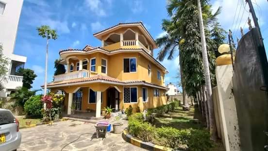 houses utange