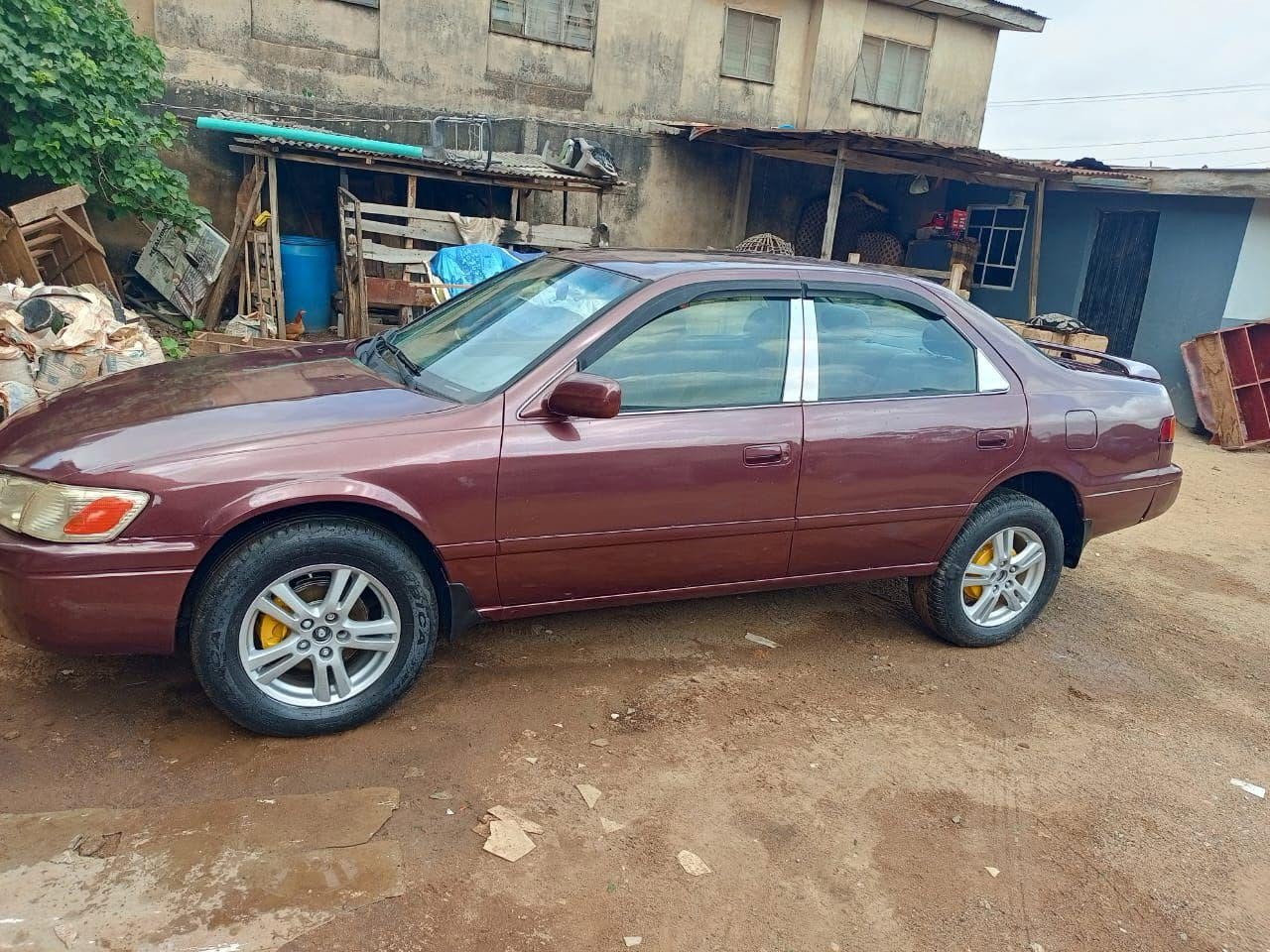 A picture of TOYOTA CAMRY AKA DROP LIGHT