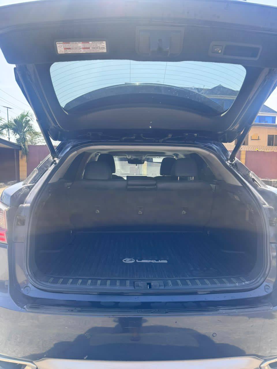 A picture of Lexus Rx350 2019
