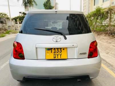 A picture of TOYOTA IST