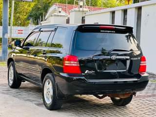 A picture of TOYOTA KLUGER SWEET EBB