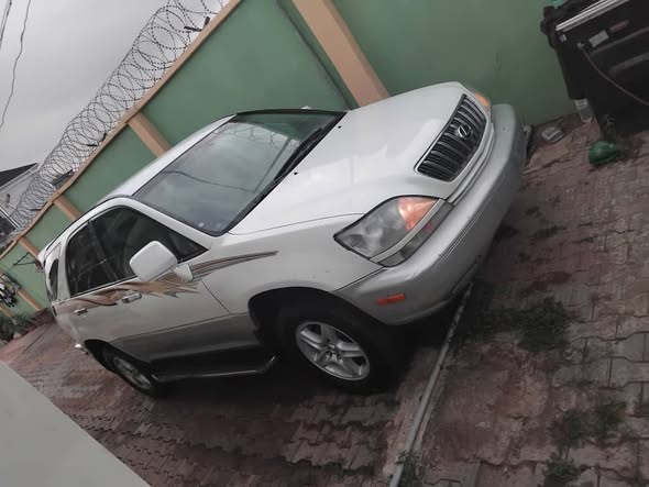 A picture of Lexus Rx 300 Toks standard Registered