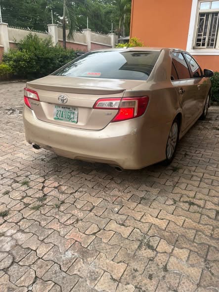 A picture of Belgium Grade High Distress 2013 Toyota Camry with untampered engine