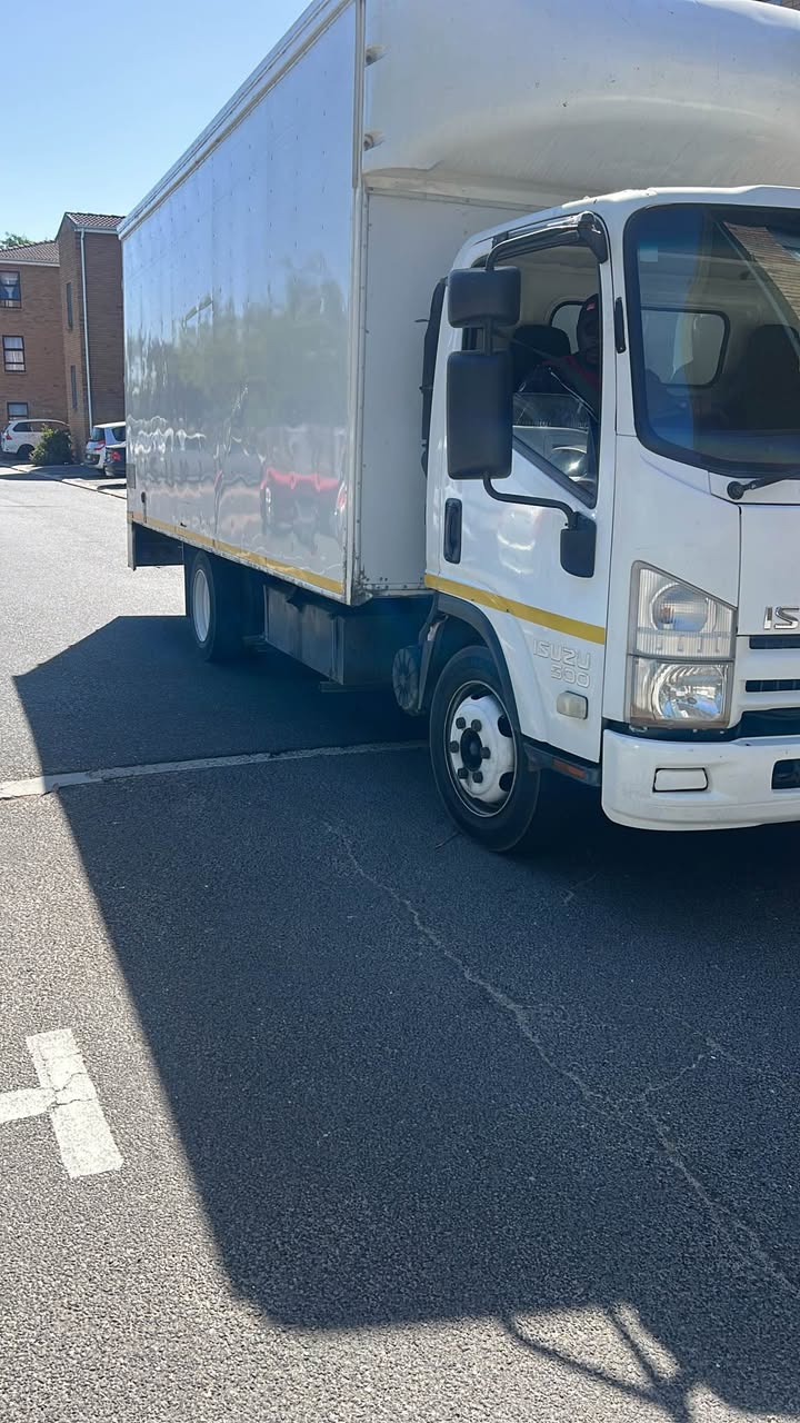 isuzu nqr